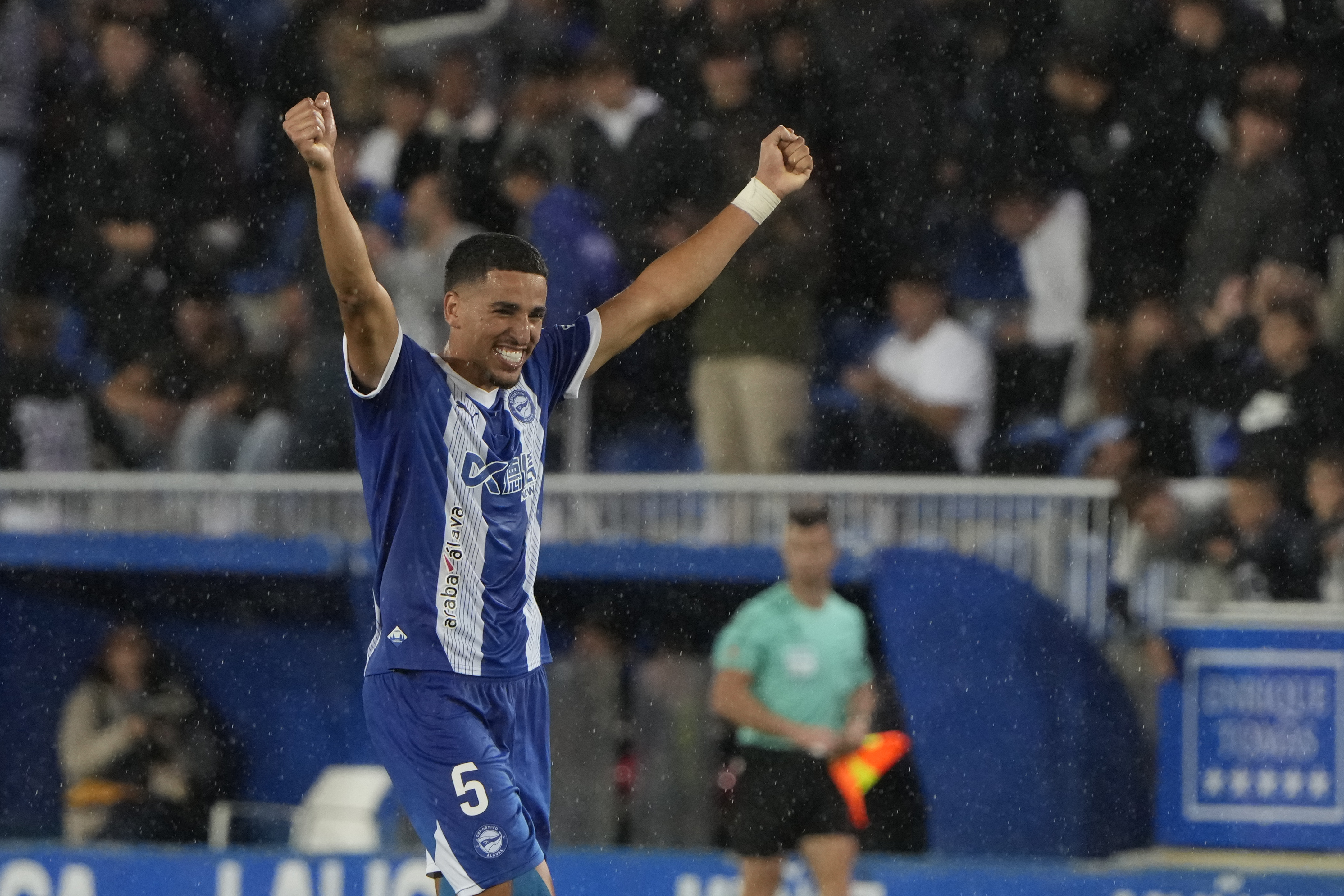 Alavés confirms its good performance against a weak Sevilla (2-1)