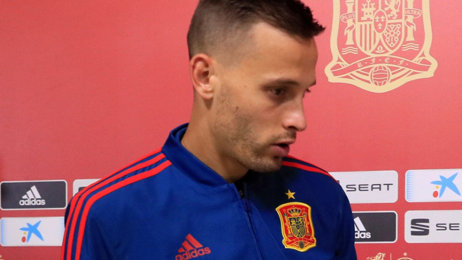 Sergio Canales: “Queremos ser favoritos e ir a por la Eurocopa”