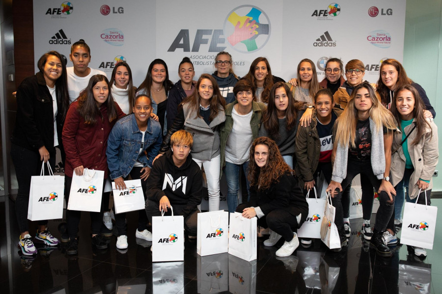 Las futbolistas van a la huelga