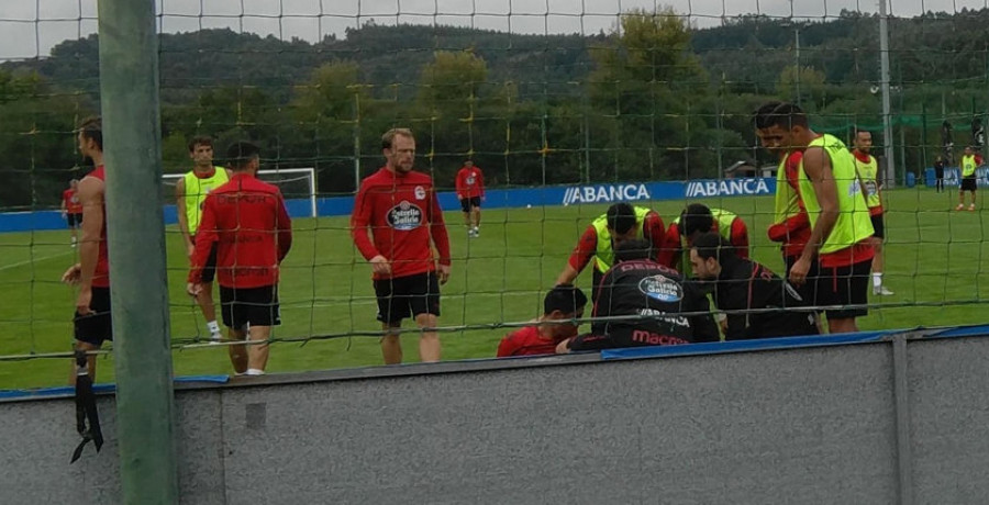 Carlos da  el susto en el entrenamiento de Abegondo