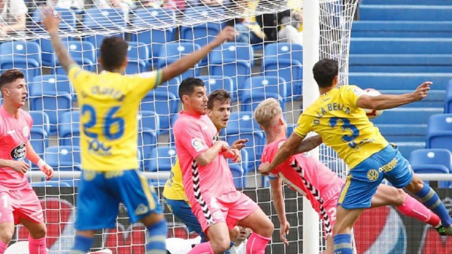 Las Palmas se da un festín a costa del Lugo en el debut de Eloy Jiménez