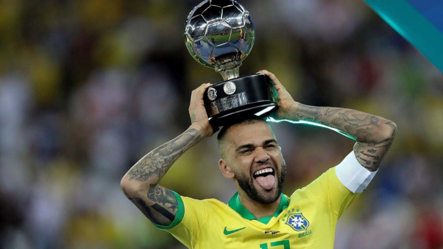 Dani Alves, el inusual ‘10’ que será el mejor pagado en la liga