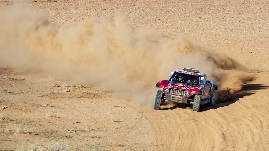 Sainz gana la quinta etapa y  el Dakar se lo jugará en dunas