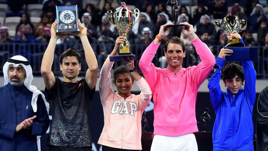 Nadal vence a Ferrer en el estreno de  su academia