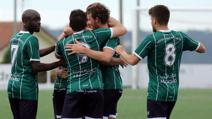 Un gol de César mete  al San Tirso en la final