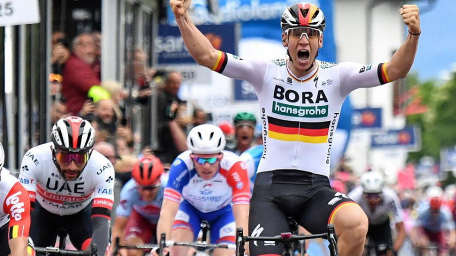 Ackermann gana al sprint en la meta   de Fucecchio