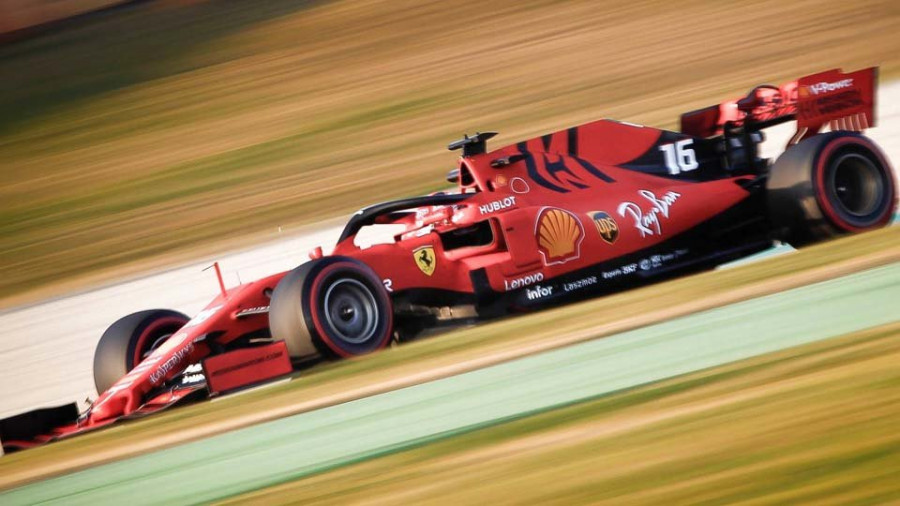 Leclerc asusta con el Ferrari