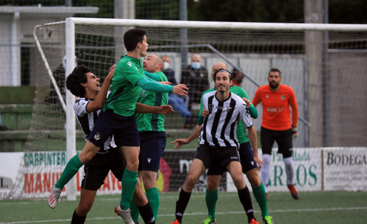 Un gol de Adri en el minuto 92 permite soñar al San Tirso