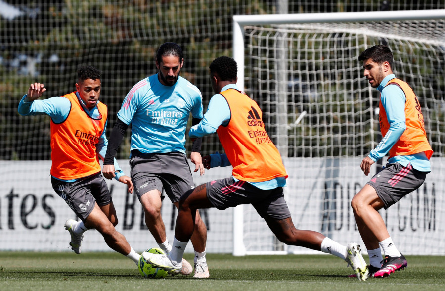 Odriozola entra en la convocatoria para la visita a Granada y Marcelo se une a las bajas