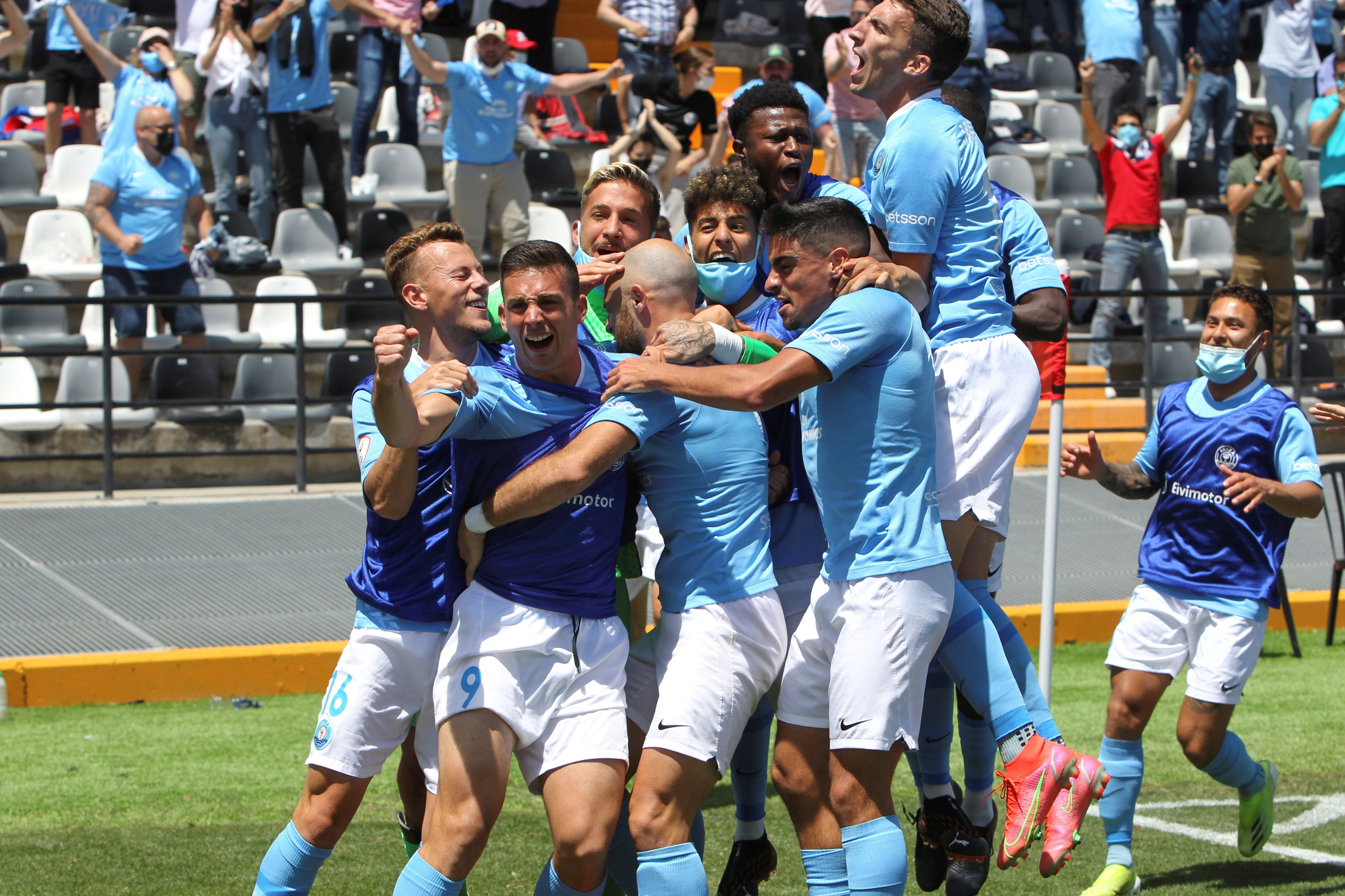 La UD Ibiza, Por Primera Vez En Segunda División, Tras Derrotar Al UCAM ...