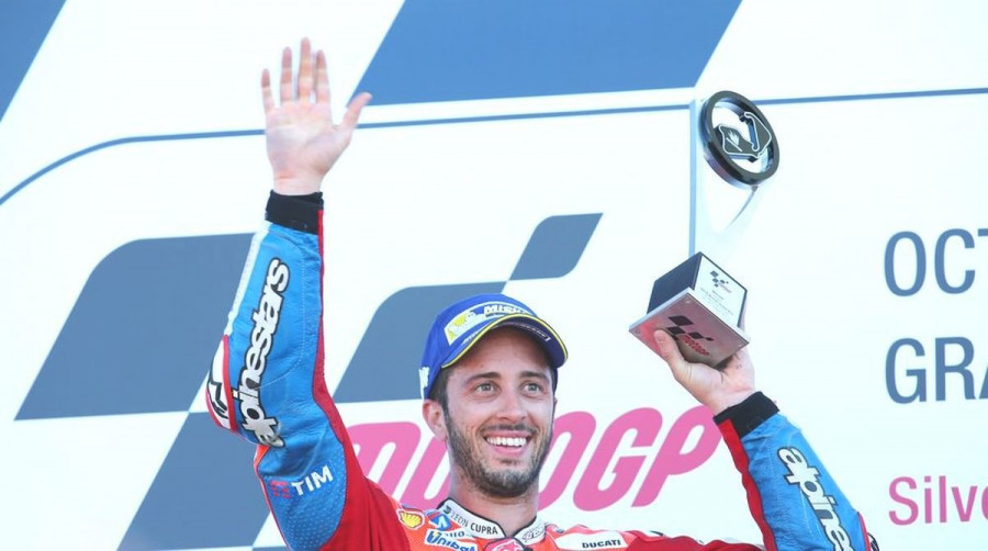 Dovizioso triunfa en Silverstone y se pone líder