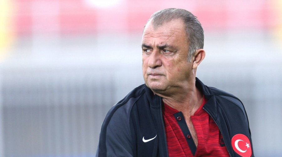 Fatih Terim abandona el banquillo de Turquía