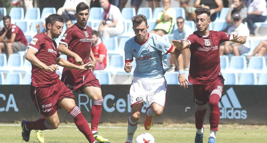 El Pontevedra apretó al final pero no pudo con un potente filial del Celta