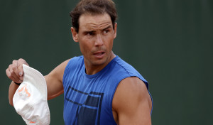 Nadal vuelve a dejarse ver sobre una pista ocho meses después de su operación