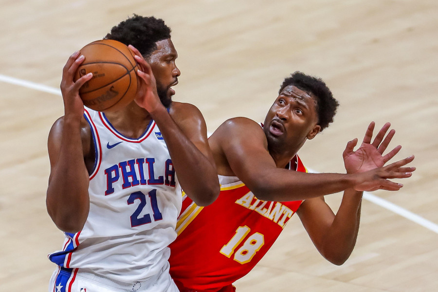 Los Suns acarician la barrida y los Sixers recuperan el factor cancha