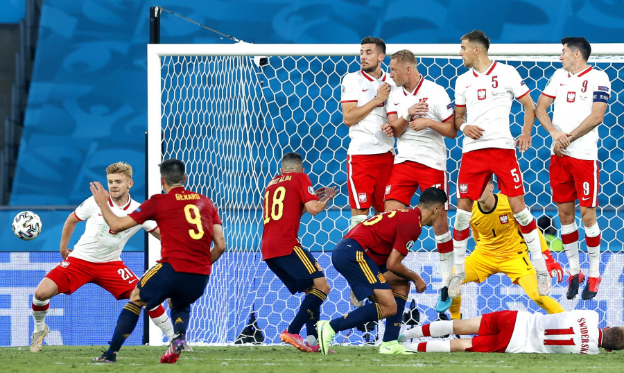 EUROCOPA -  Lewandowski castiga a una España sin jerarquía