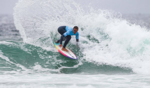 El mar se levantó  y con él regresó  el espectáculo