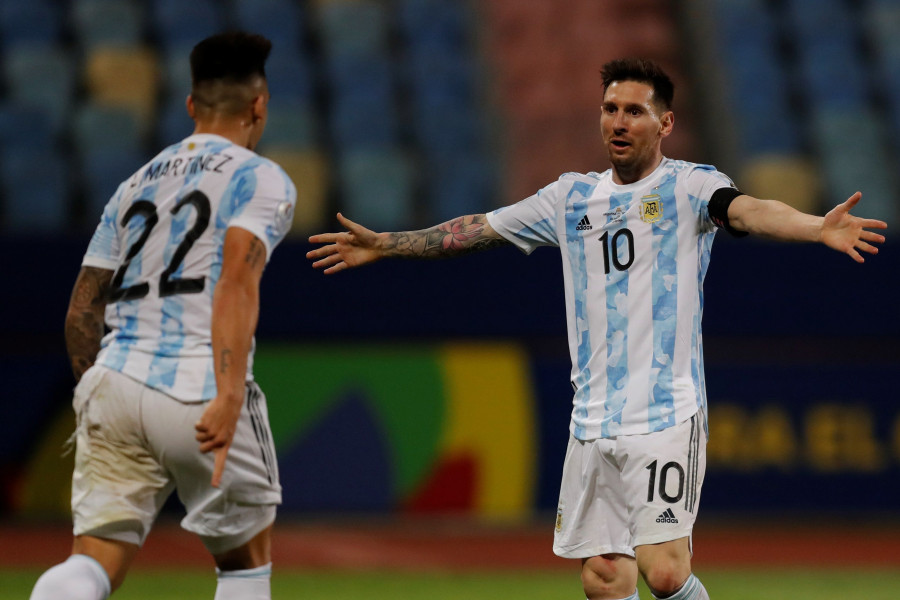 Messi guía a Argentina a las semifinales y Colombia elimina a Uruguay en los penaltis