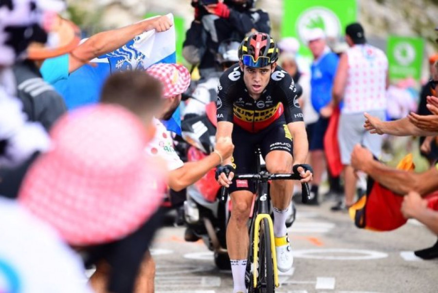 El 'todoterreno' Van Aert se doctora en el Mont Ventoux