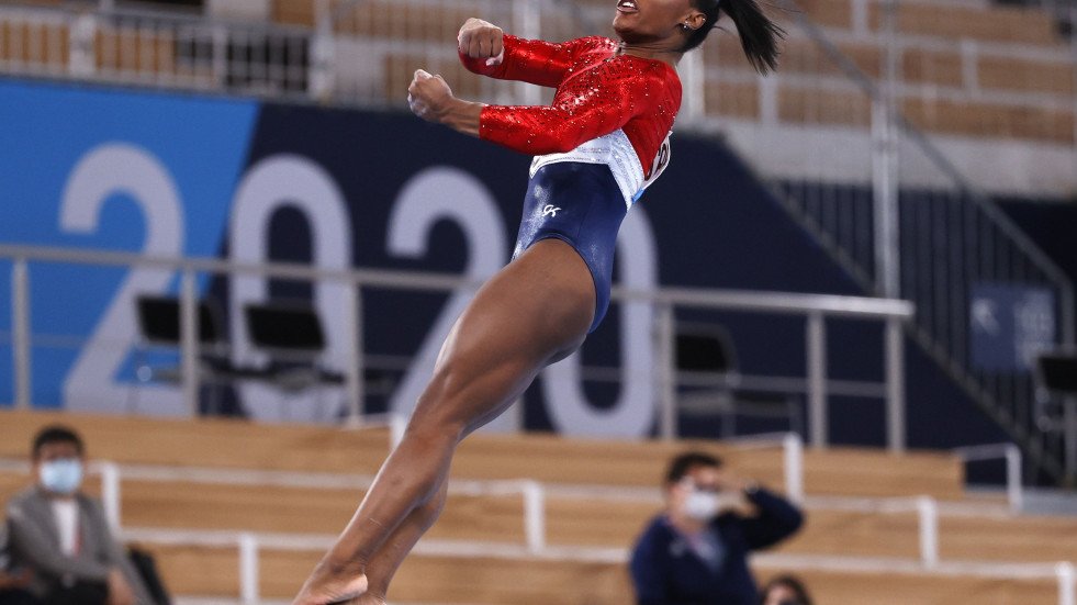 Simone Biles abandona la final por equipos de gimnasia artística