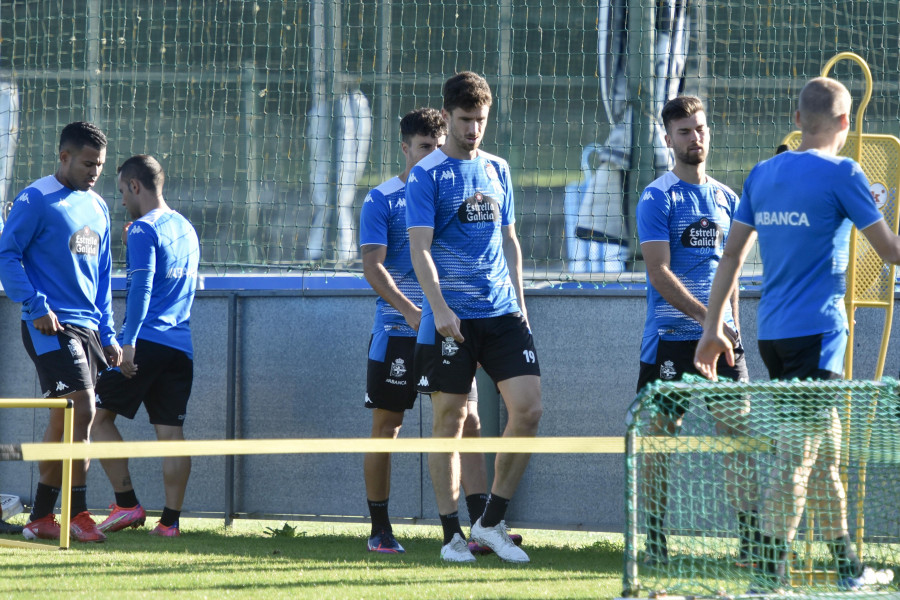 Jorge Valín completa su primera sesión con el grupo en Abegondo