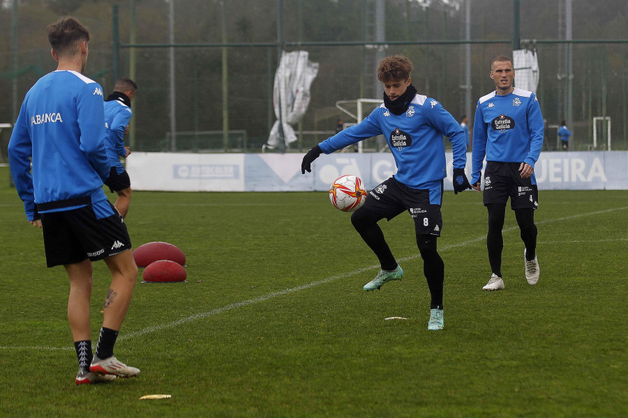 Sesión de descarga y ensayo del balón parado y la estrategia