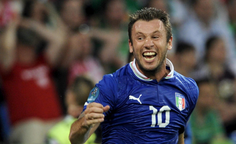 El exdelantero italiano Antonio Cassano, hospitalizado por Covid