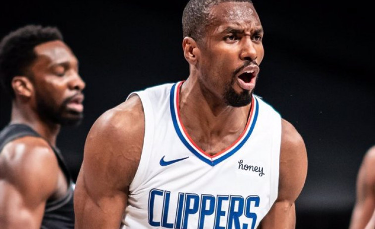 Ibaka se agiganta en el derbi angelino y Juancho Hernangómez cae con los Spurs