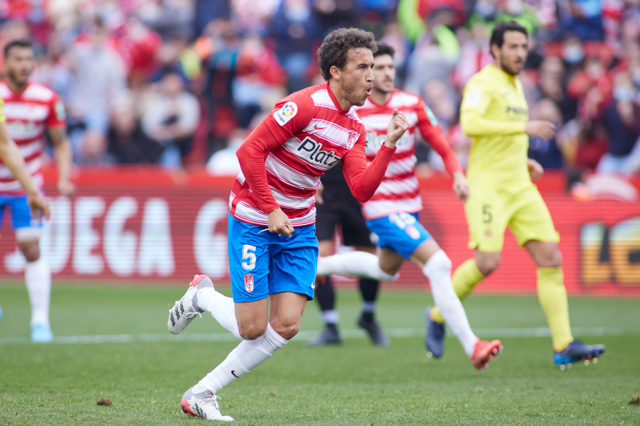 Un triplete de Danjuma fulmina al Granada en un frenético partido