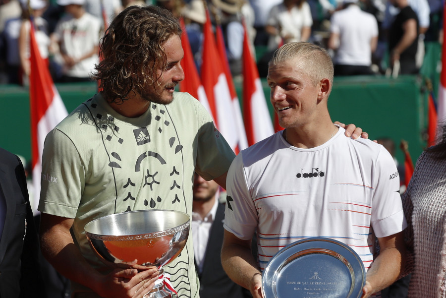 Davidovich se topa con Tsitsipas que revalida su corona en Montecarlo