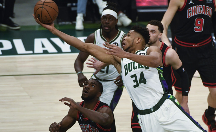 Antetokounmpo doma a los Bulls