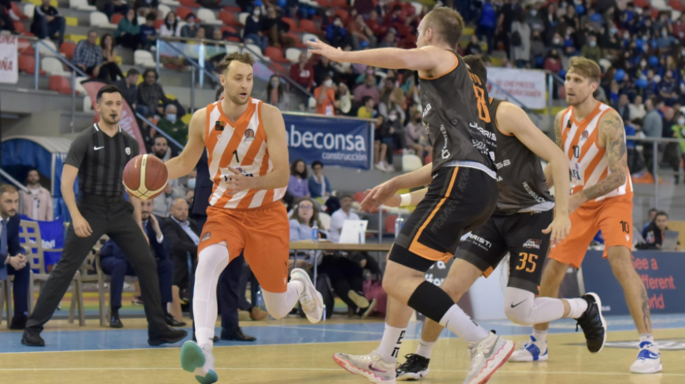 El Leyma Basquet Coruña suda el pasaporte para los playoffs