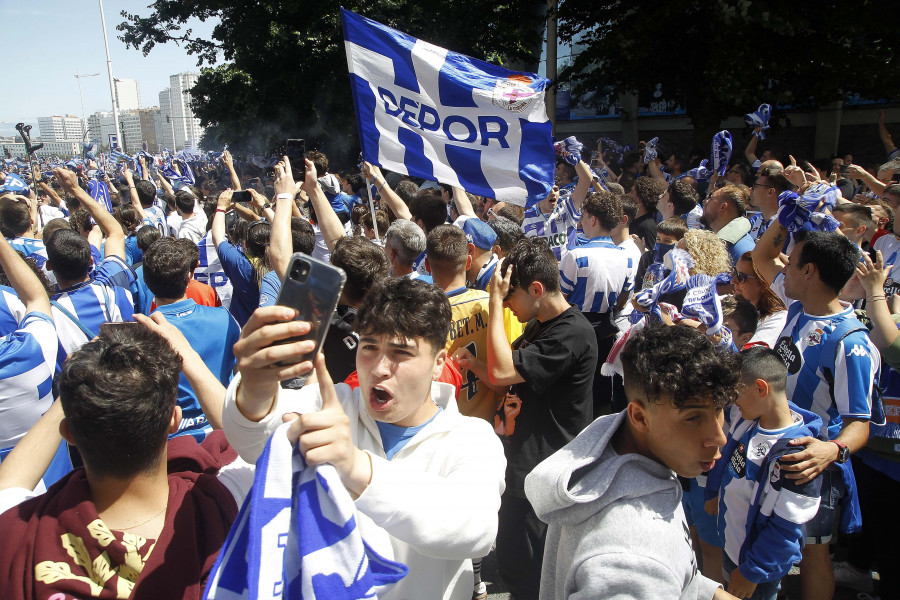 Los seguidores deportivistas, en general, contentos con la estabilidad en el banquillo