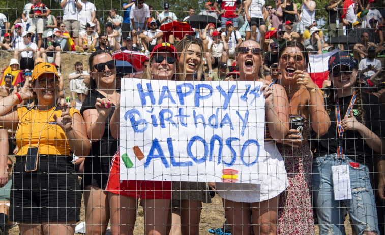 Alonso festeja su 41 cumpleaños con su familia en el Hungaroring