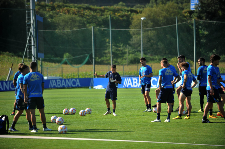 El Deportivo afronta cuatro sesiones antes del ‘debut’ con el Linense