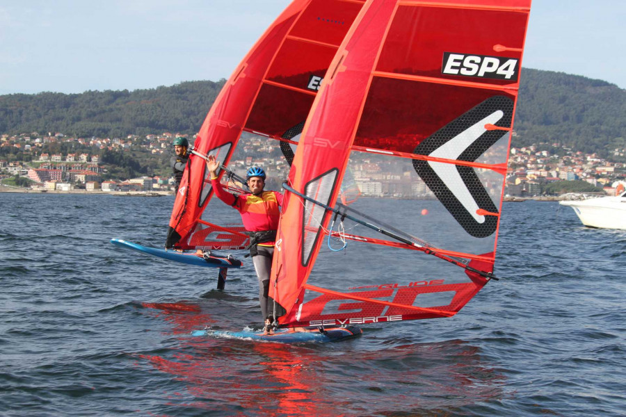 Tomás Vieito, campeón ibérico de Fórmula Foil en la Semana Abanca