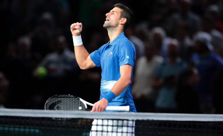 Djokovic vence con holgura a Khachanov y se cita con Musetti en cuartos