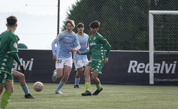 Hugo Villaverde tumba al Celta y el Depor ya es líder