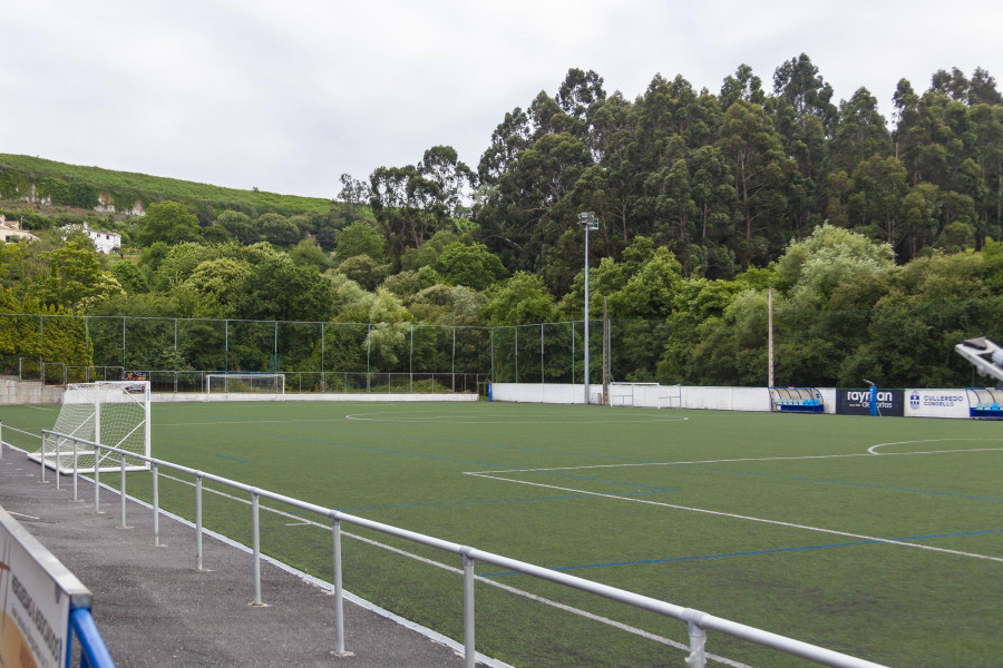 Mejora en el césped artificial de A Lavandeira