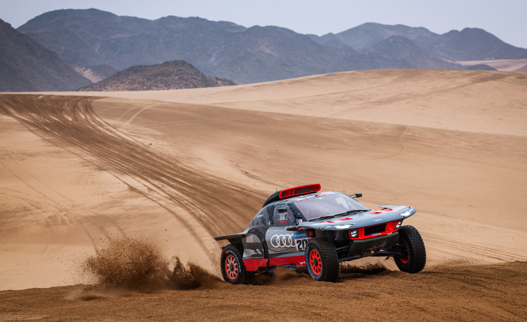 Sainz y Audi recuperan la sonrisa con el segundo triunfo del español en el Dakar