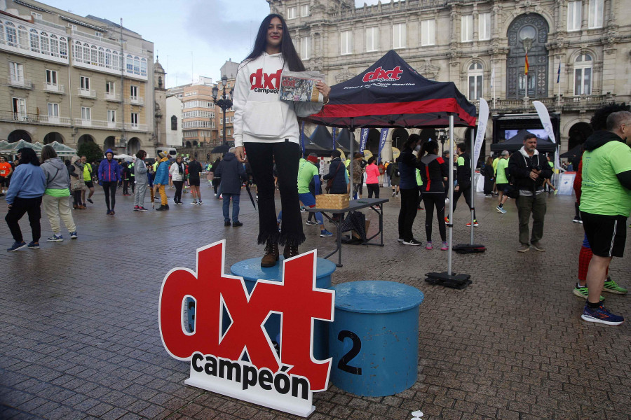 La San Silvestre Coruña recoge alimentos para la Cocina Económica y Cáritas