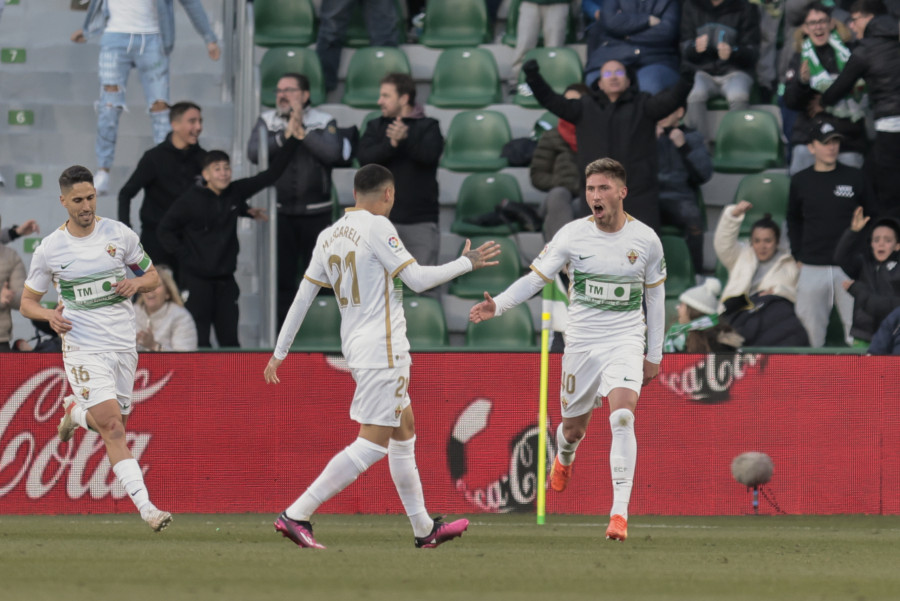 Mejoría insuficiente del Elche ante un Osasuna agotado (1-1)