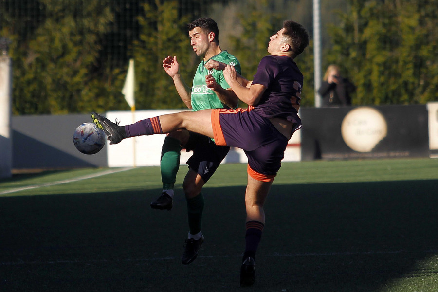 Remontada del San Tirso ante un Montañeros con dos caras