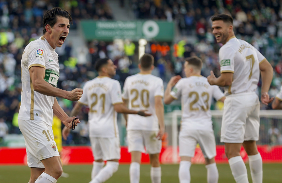 Un jugador del Elche vuelve a anotar tres goles en un partido 45 años después