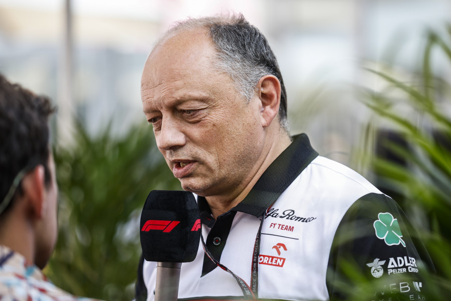 Vasseur: "Impulsaremos a Sainz y Leclerc por igual, el equipo va primero"