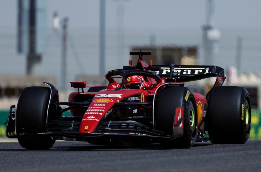 Leclerc domina la matinal del sábado y Bottas rompe el motor