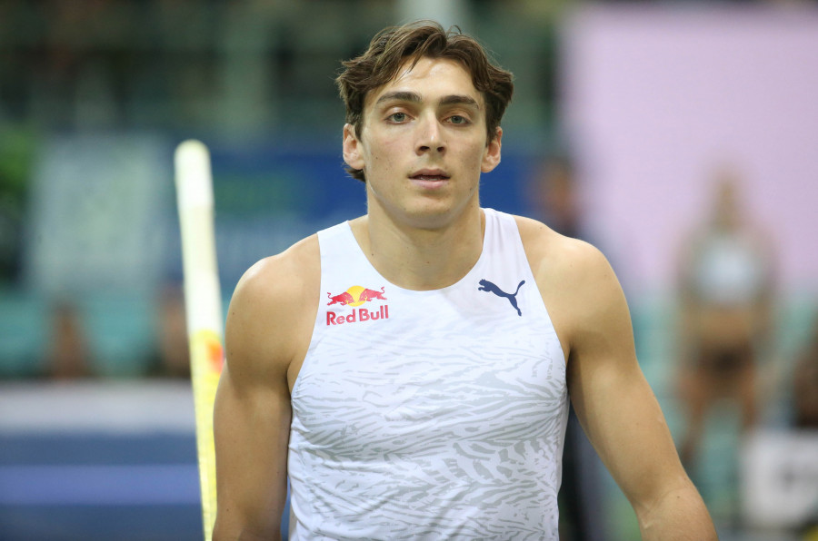 Duplantis rompe los límites y fija nuevo récord mundo pértiga en 6,22 metros