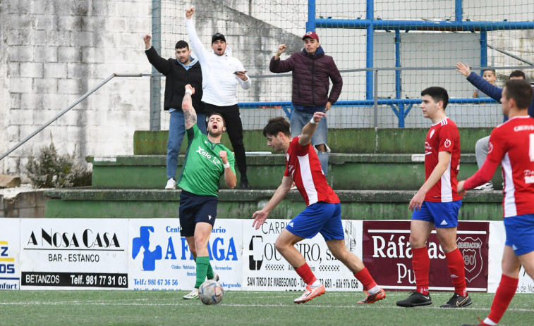 Primer borrón de la temporada del San Tirso ante un gran Sigueiro (1-4)