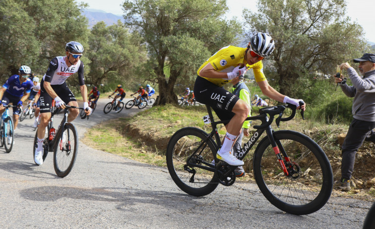 Pogacar se exhibe por todo lo alto y logra la etapa y el maillot amarillo de la París-Niza