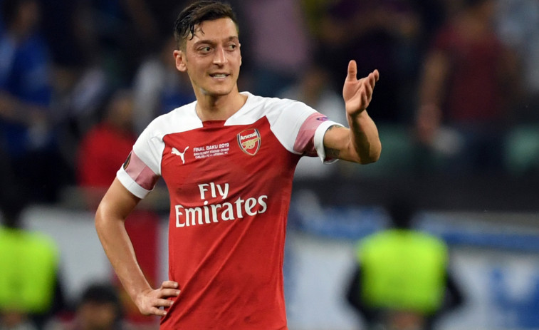 Mesut Özil cuelga las botas